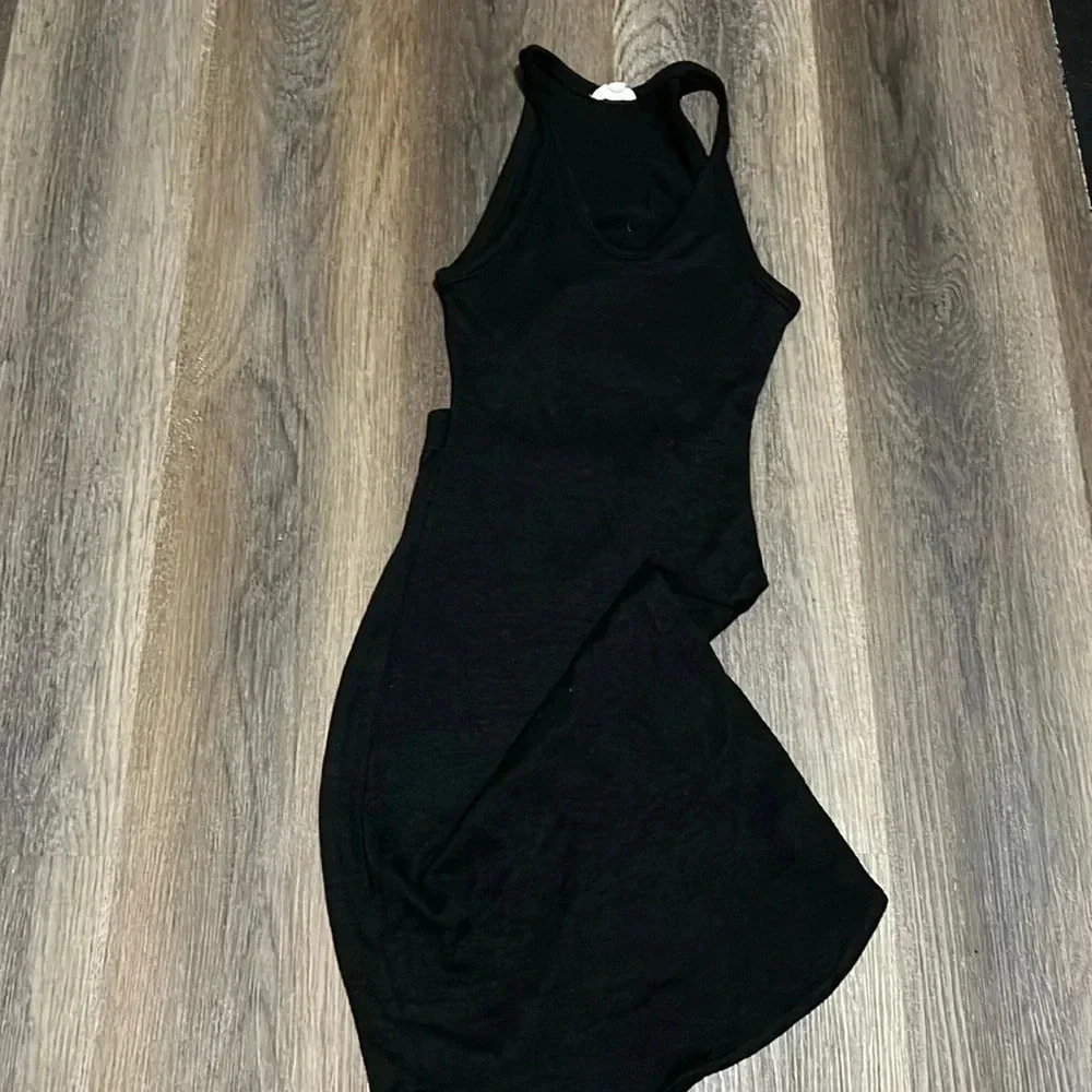 (45) Aritzia Wilfred  open back dress